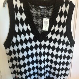 Hot Topic Black and White Diamond Sweater Vest